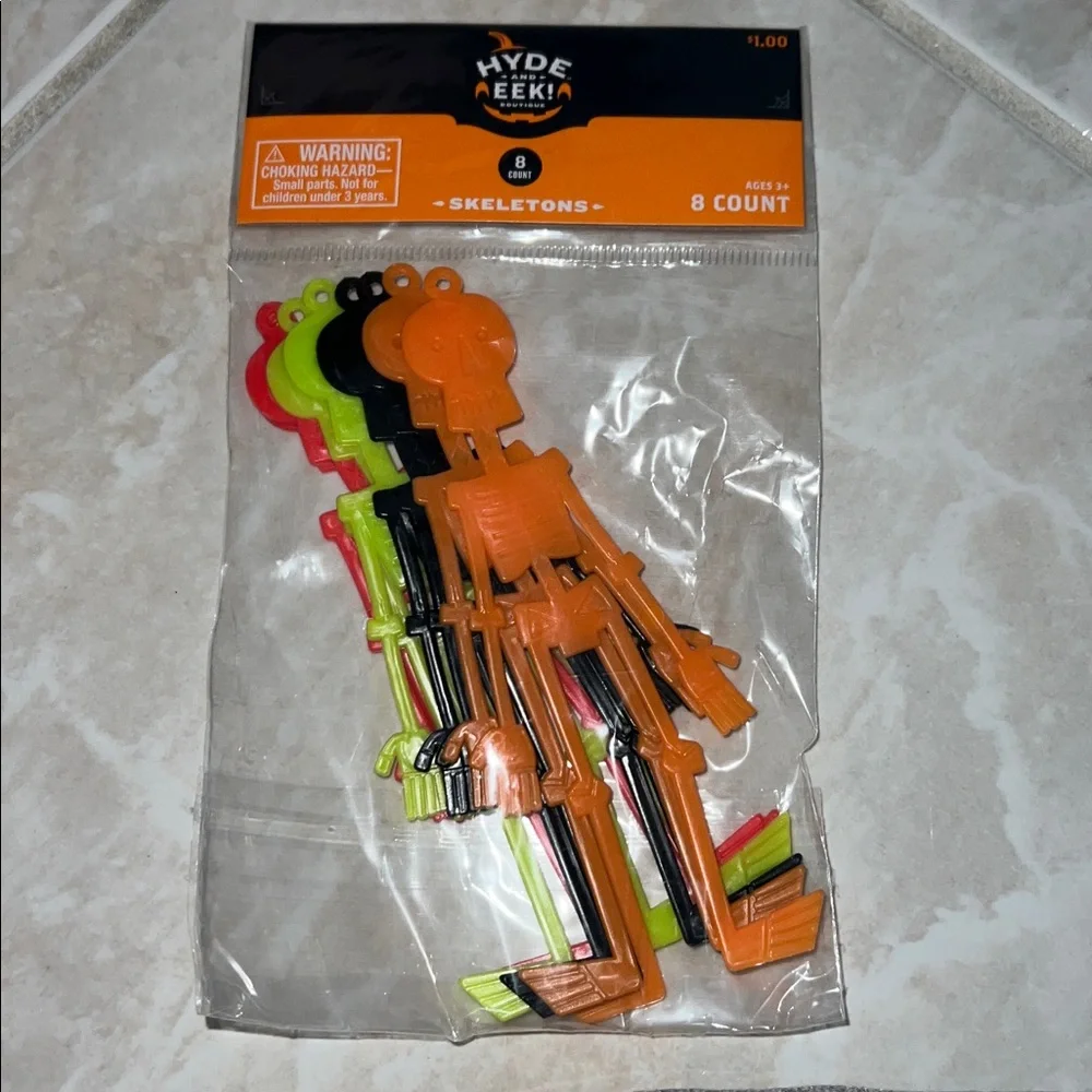 NWT 16pc skeleton & snakes sensory bin objects